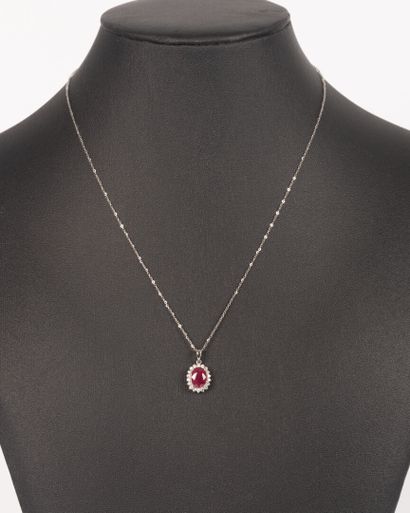 Pendentif et chaine or blanc, pendentif serti...