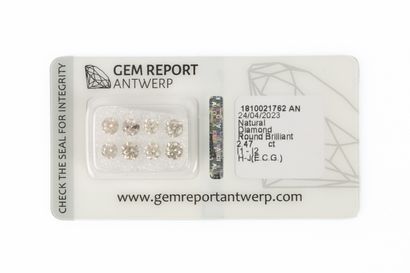 Lot consisting of 8 modern-cut round diamonds...