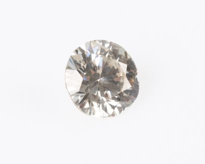 Round diamond weighing approx. 0.80 ct (small...