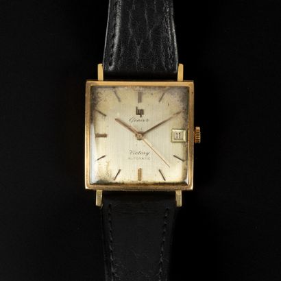 LIP GENEVE. Gold men's wristwatch, square...
