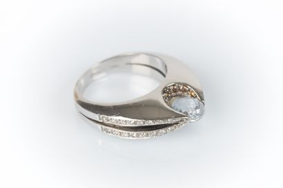 White gold 2-rings ring set with 32 modern-cut...