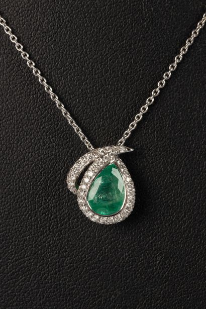White gold pendant in a stylized setting...
