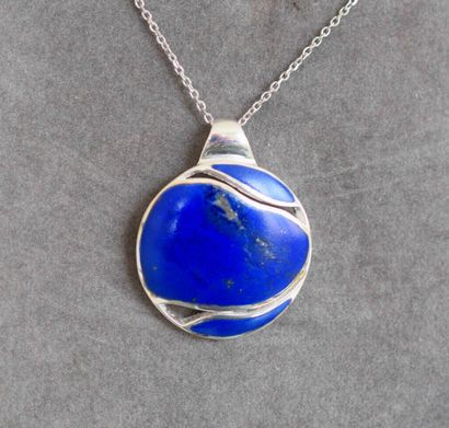 Silver pendant set with a lapis lazulis....