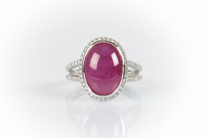 White gold ring set with a 6.71-ct natural...