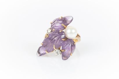 Two-tone gold ring set with 3 amethyst leaf...