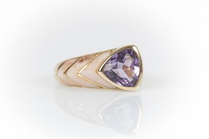 Yellow gold ring set with an amethyst troïdia...