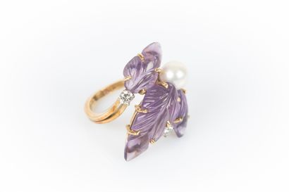 Two-tone gold ring set with 3 amethyst leaf...