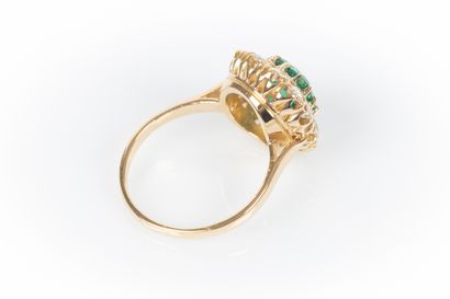 Yellow gold Pompadour ring set with an emerald...