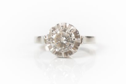 Solitaire ring in white gold and platinum...