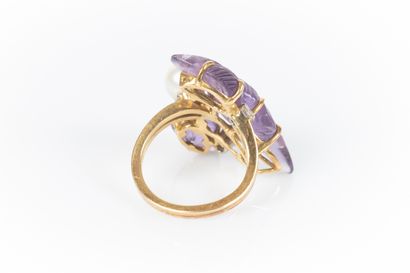 Two-tone gold ring set with 3 amethyst leaf...