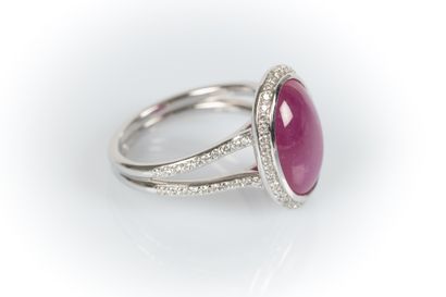 White gold ring set with a 6.71-ct natural...