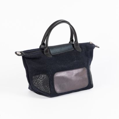 LONGCHAMP. Folding bag in felt and black...