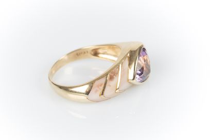 Yellow gold ring set with an amethyst troïdia...