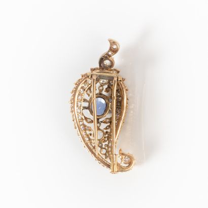 Gold brooch with boteh motif, entirely set...