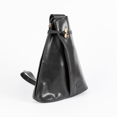 LONGCHAMP. Black smooth leather bag, 