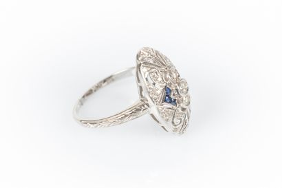 White gold ring set with 3 round diamonds...