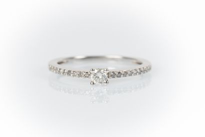 White gold solitaire set with a brilliant-cut...