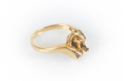 Monture de bague en or sertie de 2 diamants...