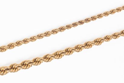 Collier en or, maille torsadée en chute....