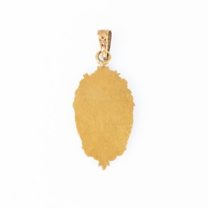 Médaille de la Vierge en or de deux tons....
