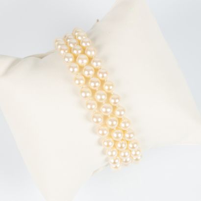 Bracelet de trois rangs de perles de culture...