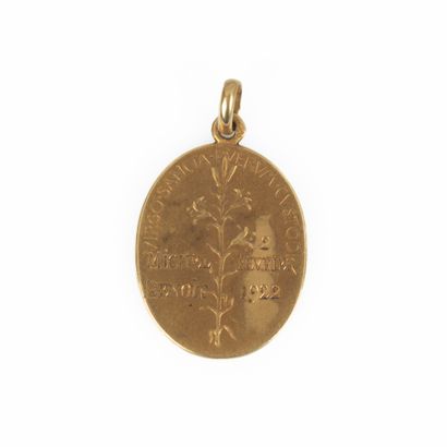 Médaille en or: Vierge à l'Enfant. Gravée....