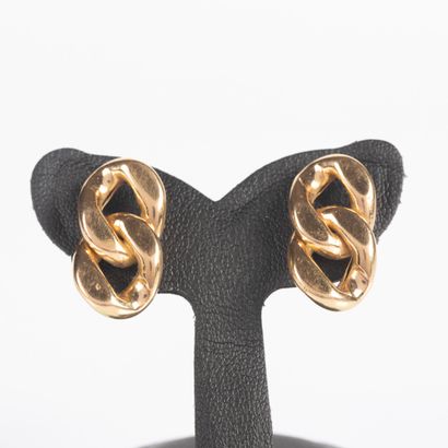 Paire de boucles d'oreilles en or ornées...