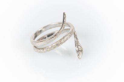Bague serpent à deux tours en or gris. 5,07...