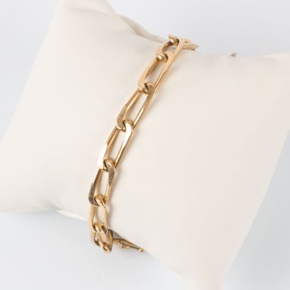 Bracelet en or jaune maille cheval. 20,43...
