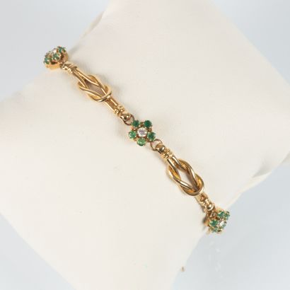 Bracelet en or à décor de motifs 