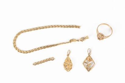 Ensemble de bijoux en or: gourmette, 2 pendentifs,...