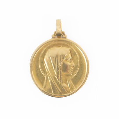 Médaille de la Vierge en or, signée P. LASSERRE....