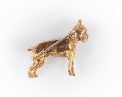 Broche chien or ciselé et amati. Long. 3...