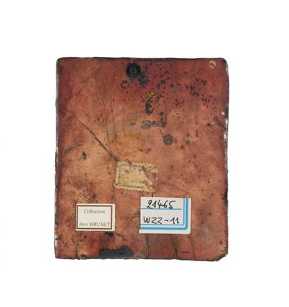 Plaque en émail peint en grisaille avec rehauts...