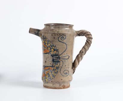 Chevrette en faïence polychrome munie d'une...