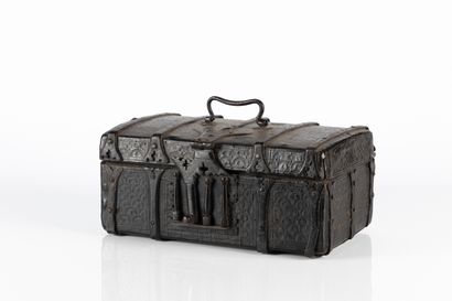 Grand coffret avec couvercle à pans, âme...