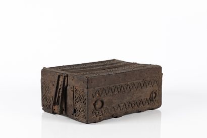 Grand coffret à âme en chêne recouvert de...