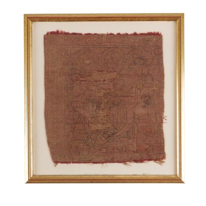 Fragment de lampas en soie rose et fils d'or...