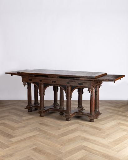 Table à rallonges à l'italienne en chêne...