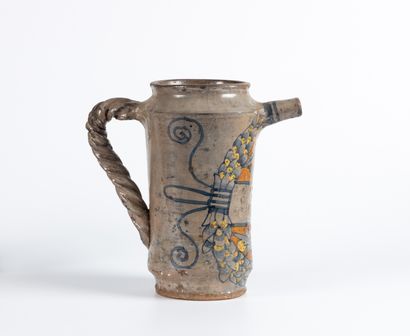 Chevrette en faïence polychrome munie d'une...