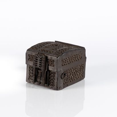 Petit coffret à mailles à âme en chêne recouvert...