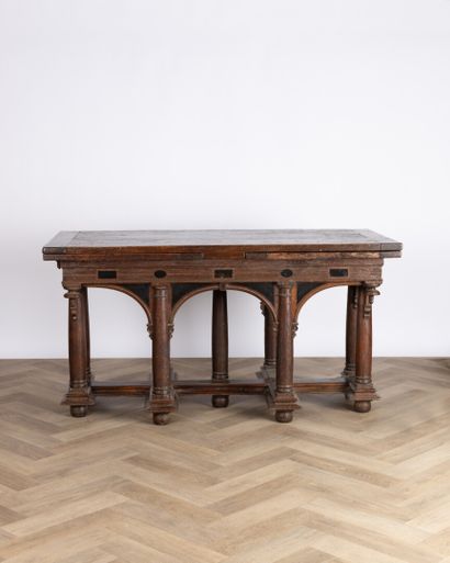 Table à rallonges à l'italienne en chêne...