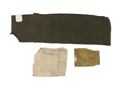 Lot composé de cinq fragments de velours...