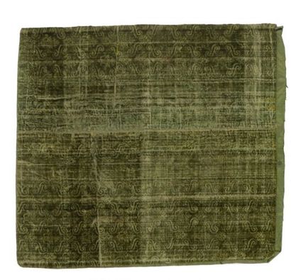 Lot composé de six fragments de velours :
-...