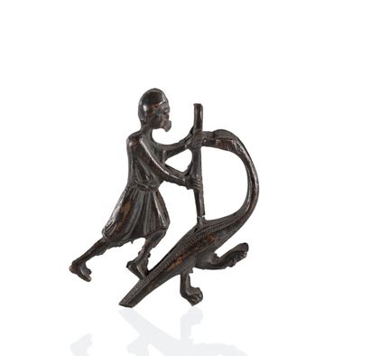 Saint Georges terrassant le dragon en ronde-bosse...