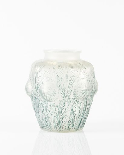 René LALIQUE (1860-1945)
Vase en verre pressé...