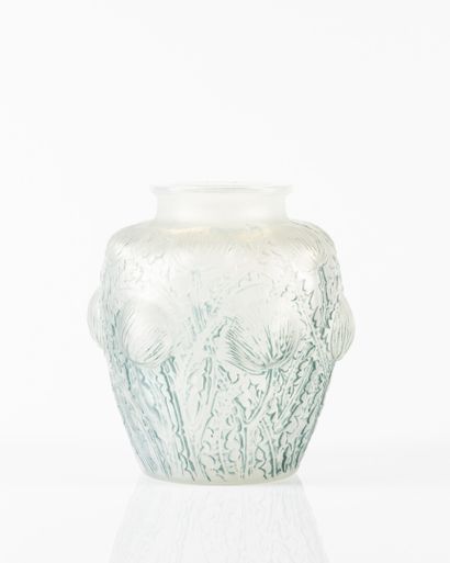 René LALIQUE (1860-1945)
Vase en verre pressé...