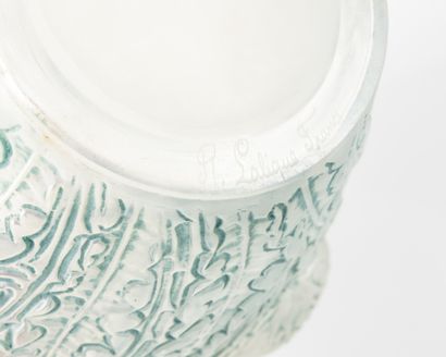 René LALIQUE (1860-1945)
Vase en verre pressé...