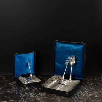 Ménagère de couverts en argent, modèle uni...