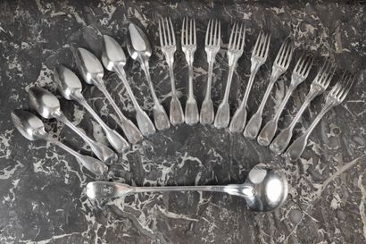 Ensemble de couverts en argent à filets:...